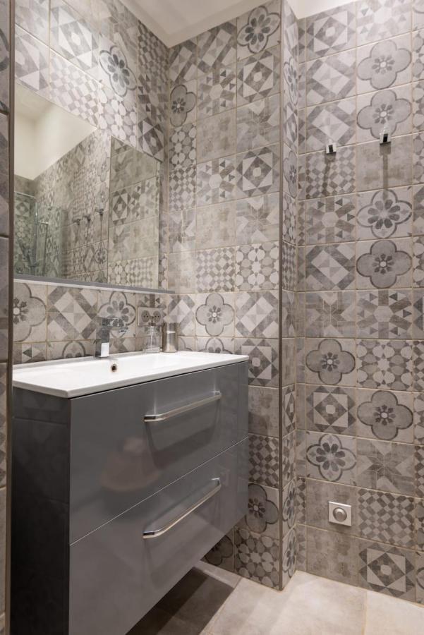 Latelier 2Br W Ac At 4 Min From The Beaches Of Old Nice Welkeys Екстериор снимка