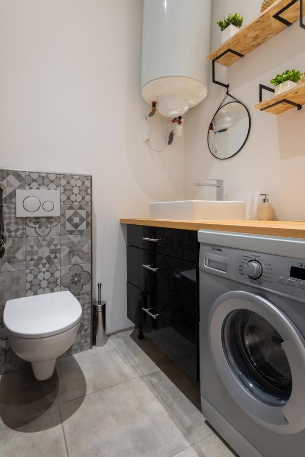 Latelier 2Br W Ac At 4 Min From The Beaches Of Old Nice Welkeys Екстериор снимка